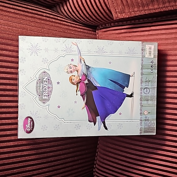 NIB: Rare Limited Edition Disney Store Frozen Elsa & Anna Ice Skating Set - Picture 7 of 9